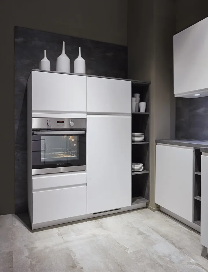 Nobilia North America Inline Lacquer, Honed Alpine White 3