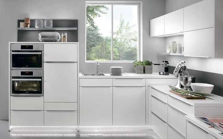 Nobilia North America Touch Lacquered, Alpine White 1