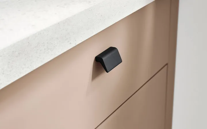 Nobilia North America Senso, Premium Honed Coral 1