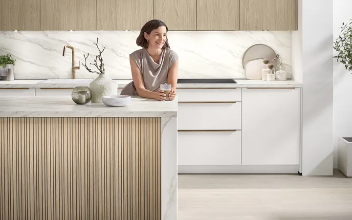 Nobilia North America Softline Lacquered, Honed White 2