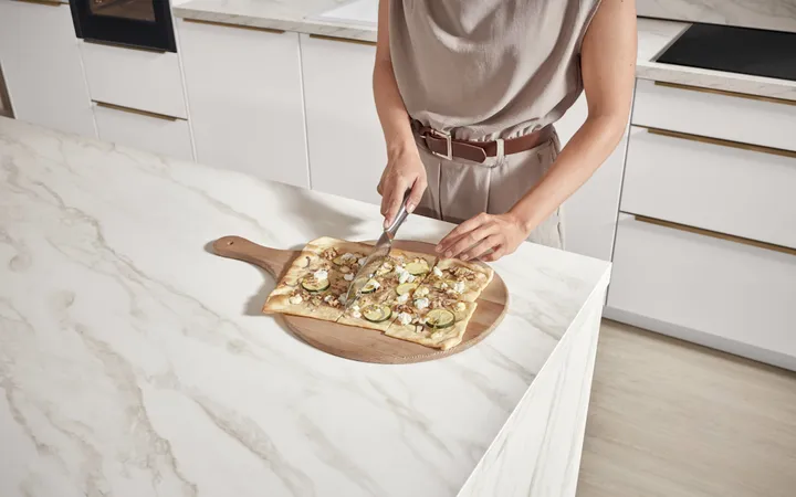 Nobilia North America Softline Lacquered, Honed White 3